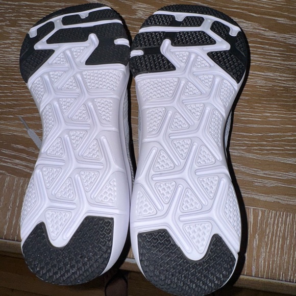 NIKE mens training sneakers size 10 NWOT - Picture 7 of 7